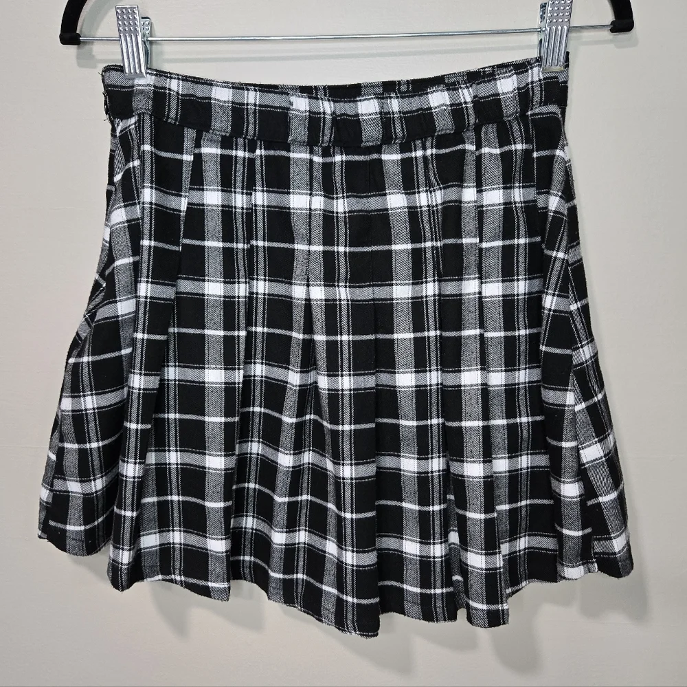Hollister Black and White Plaid Skirt Size Small - Picture 2 of 6